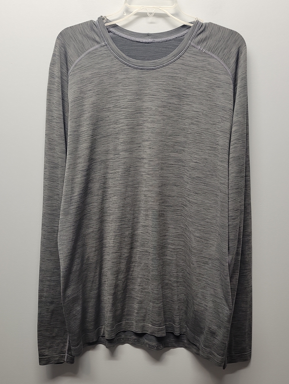 Lululemon men's gray long sleeve metal vent shirt size XL